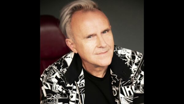 Meredith Interviews Howard Jones